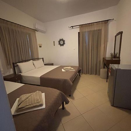 Hotel Avra Ouranoupoli Exteriör bild