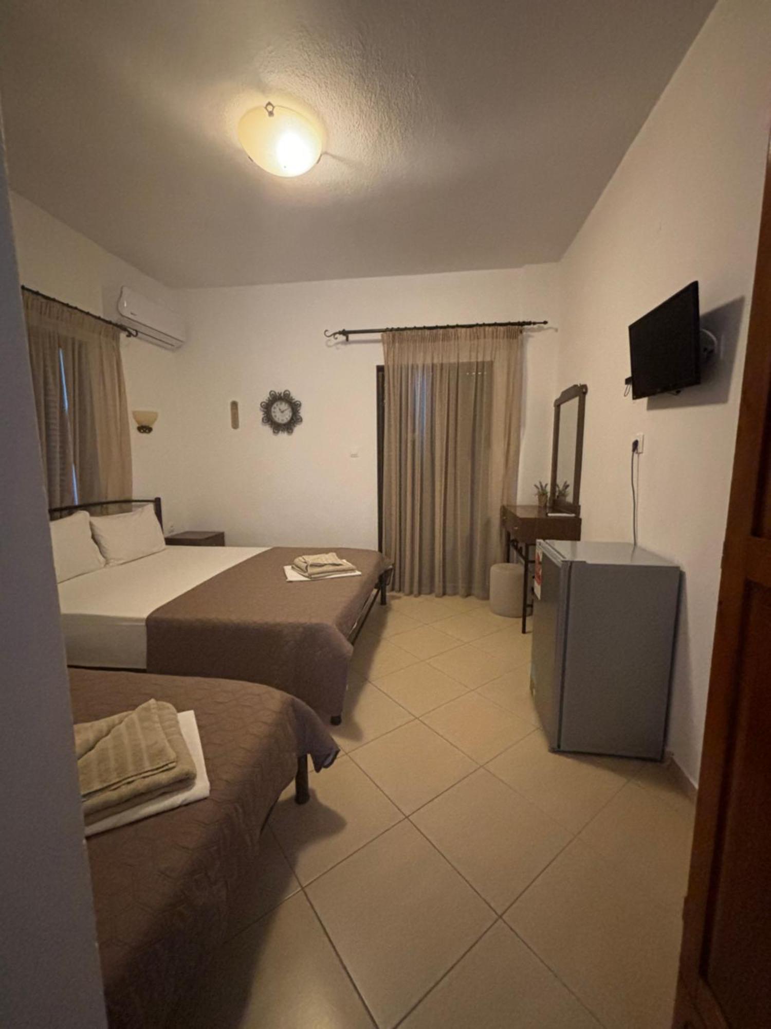 Hotel Avra Ouranoupoli Exteriör bild